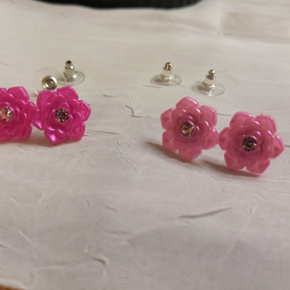 Two Pair Handmade Hand Crafted Glued Resin Flower Stud Earrings Jewelry #50 - Picture 10 of 13